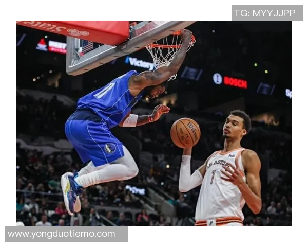 东契奇35+9+13准三双独行侠险胜，赛后盛赞文班亚马英雄联盟天赋